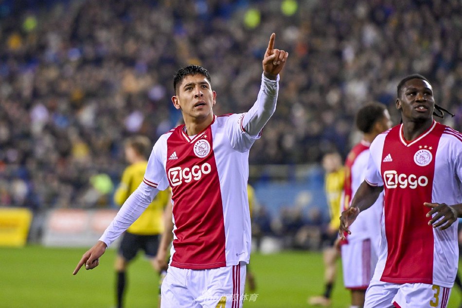 以其卓越的 以其卓越的